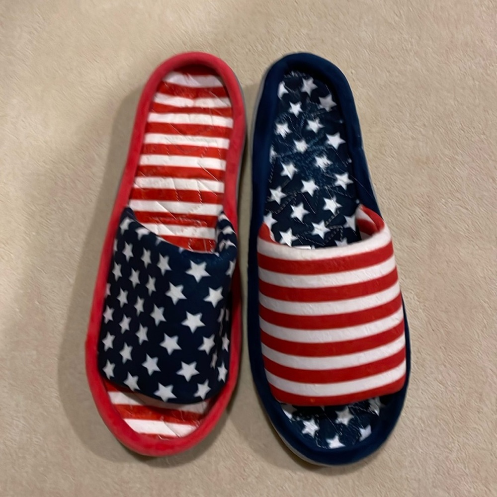 Patriotic slippers size XL 9.5-10.5
